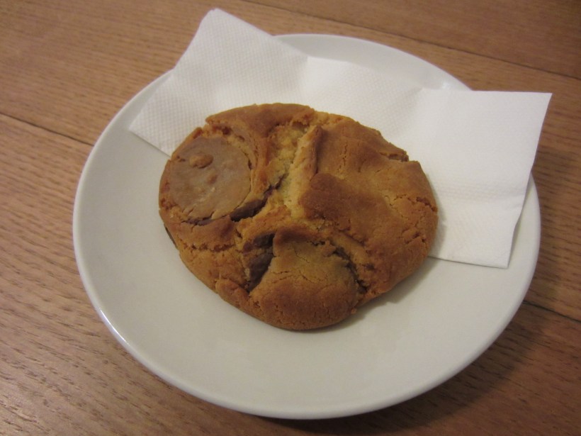 Kiss me if I'm wrong, but have we met? 